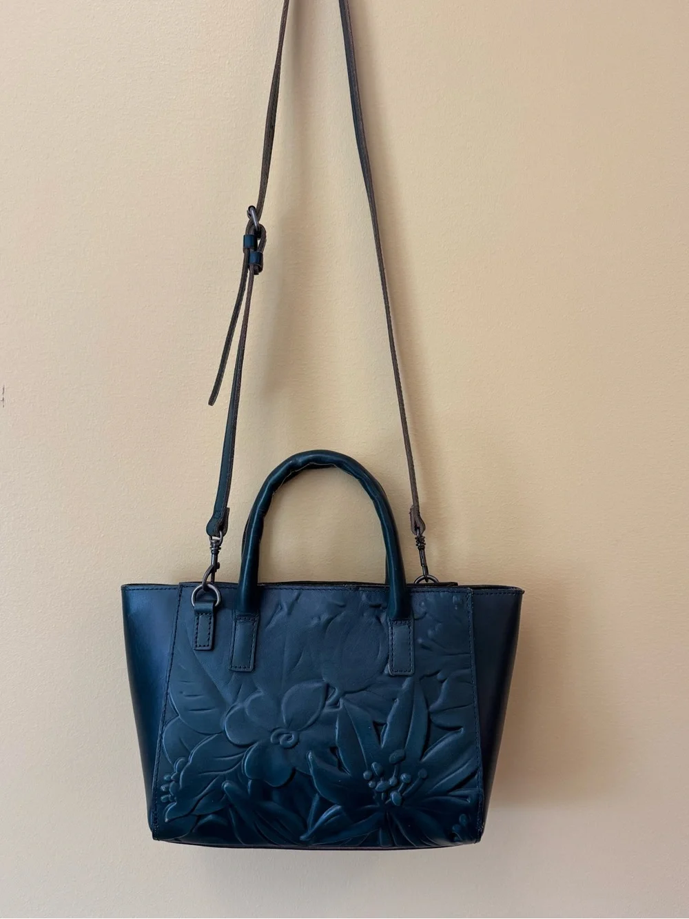 Patricia Nash Floral Embossed Leather Tote & Matching Wallet Set Dark Green